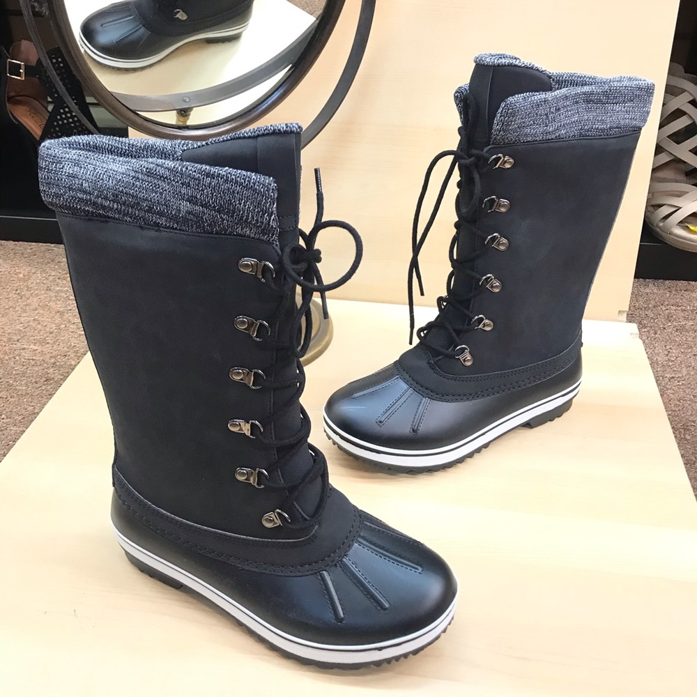 Black snow boot waterproof
